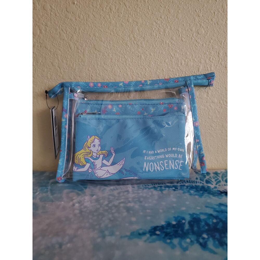 Loungefly Alice in Wonderland Cosmetic Set